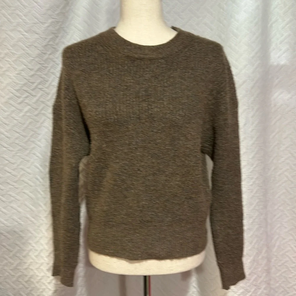 Heartloom Medium Sweater Brown - Picture 1 of 3